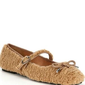NWOT Gianni Bini Tan Fuzzy Flats 8.5 Firm Price *Last Pair